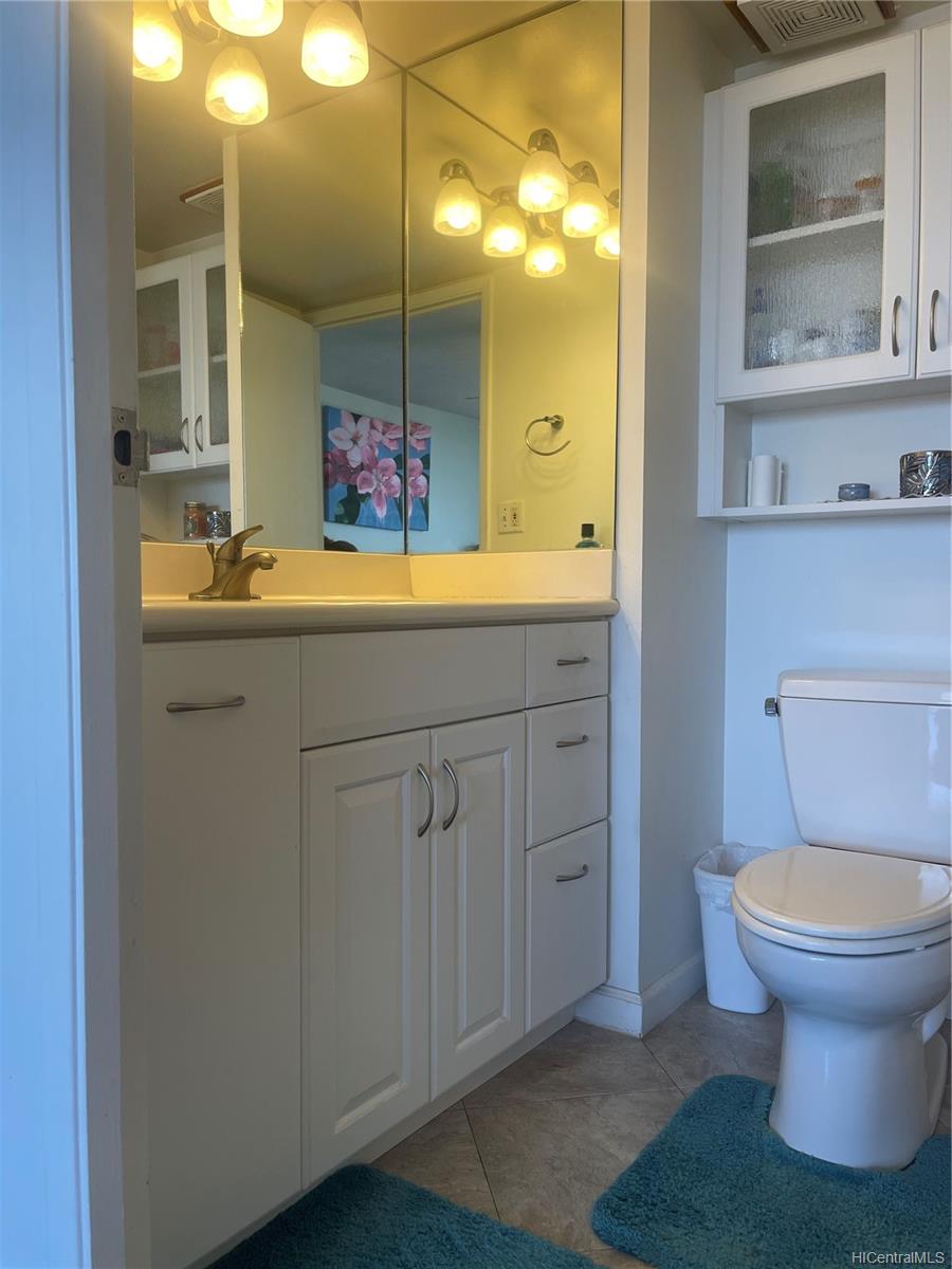 2754 Kuilei Street  Unit 704