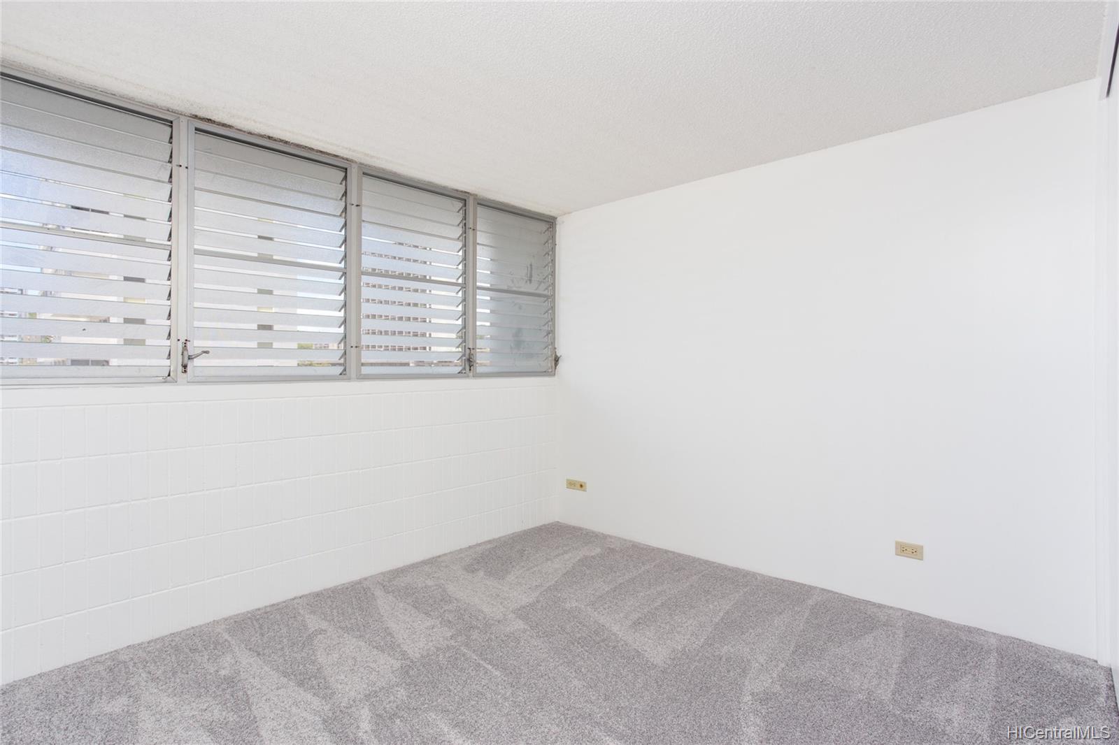 1325 Wilder Avenue  Unit 5 - Makai