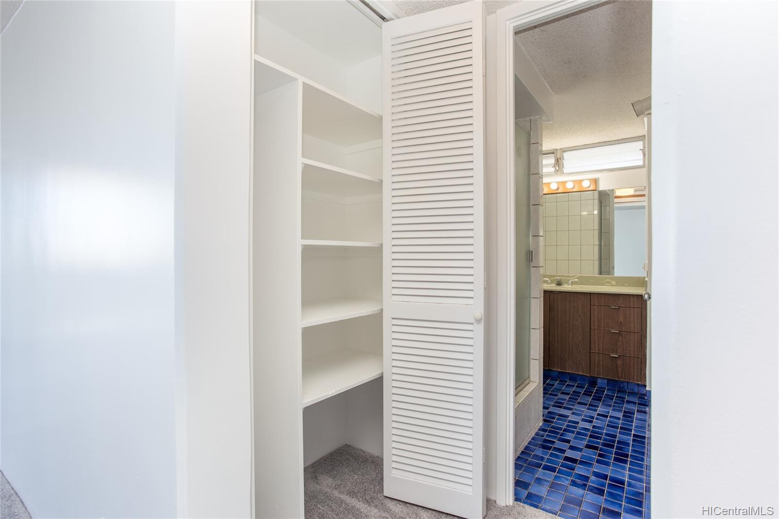 1325 Wilder Avenue  Unit 5 - Makai