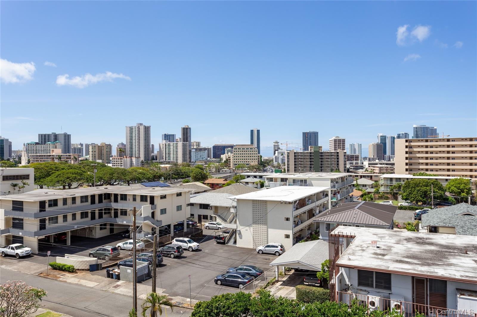 1325 Wilder Avenue  Unit 5 - Makai