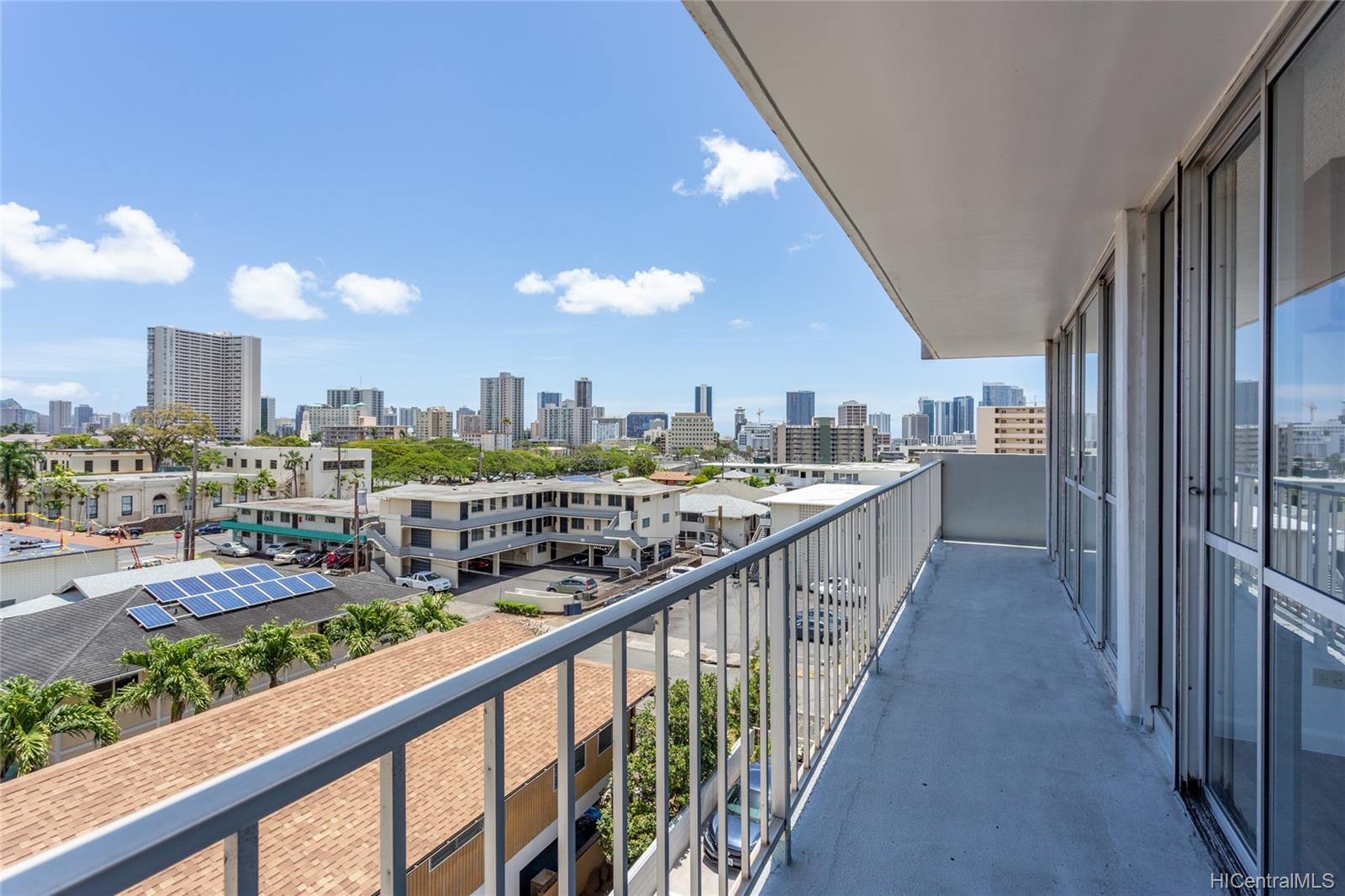 1325 Wilder Avenue  Unit 5 - Makai