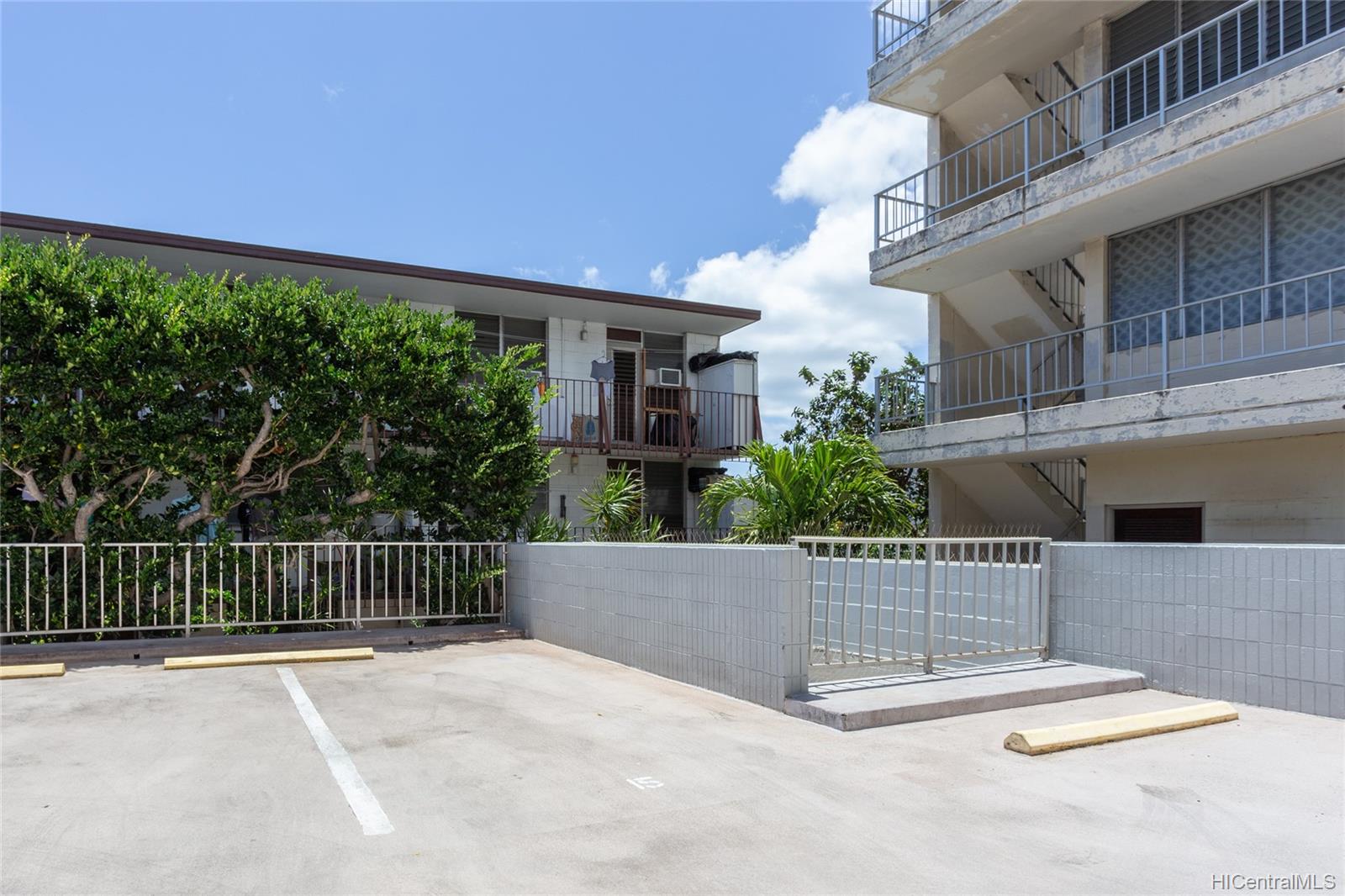 1325 Wilder Avenue  Unit 5 - Makai