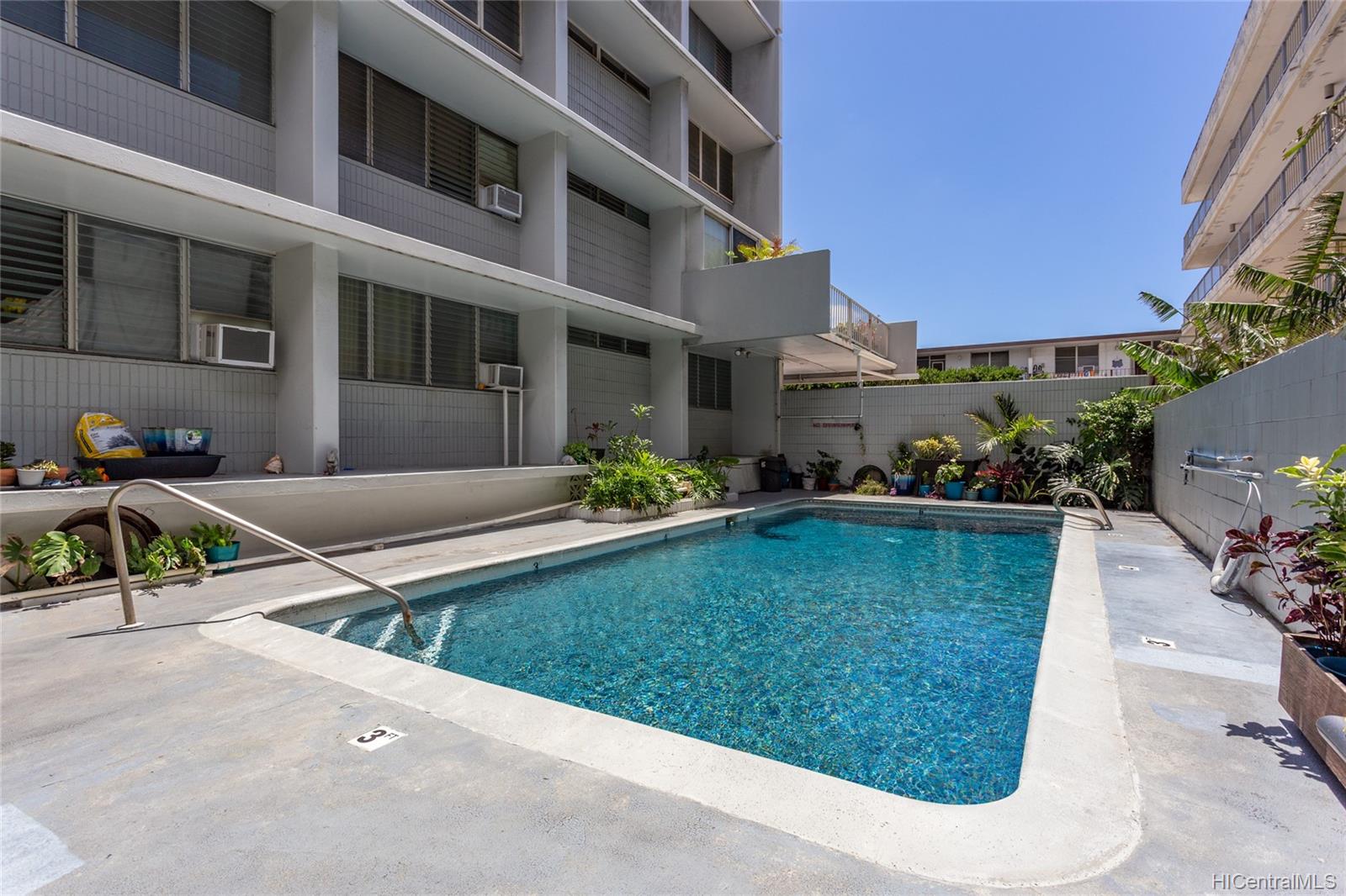 1325 Wilder Avenue  Unit 5 - Makai