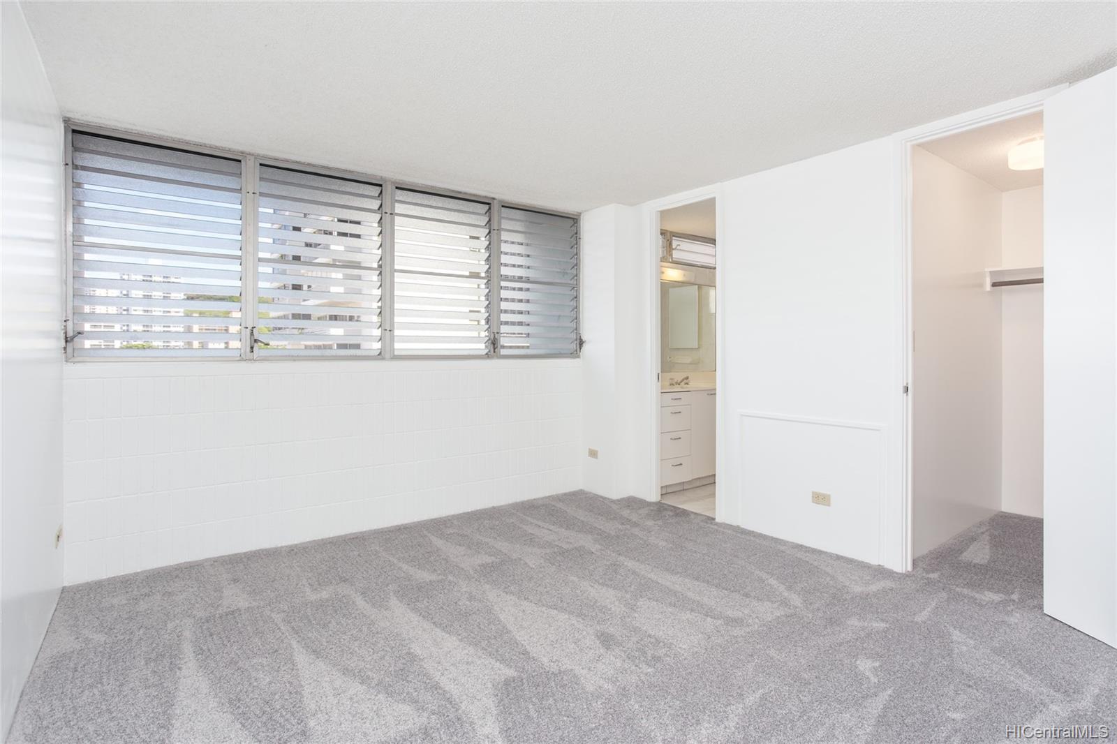 1325 Wilder Avenue  Unit 5 - Makai