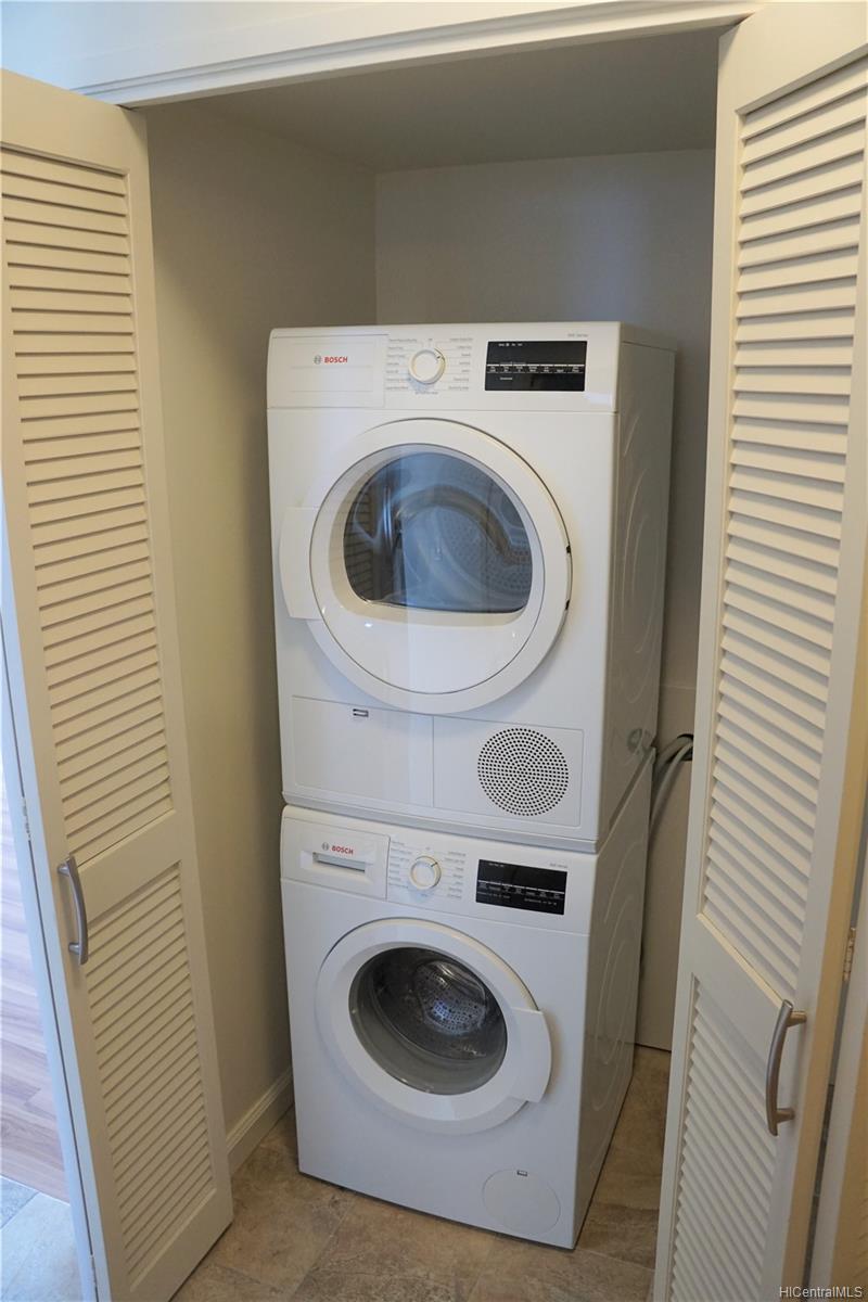 1617 Keeaumoku Street  Unit 703