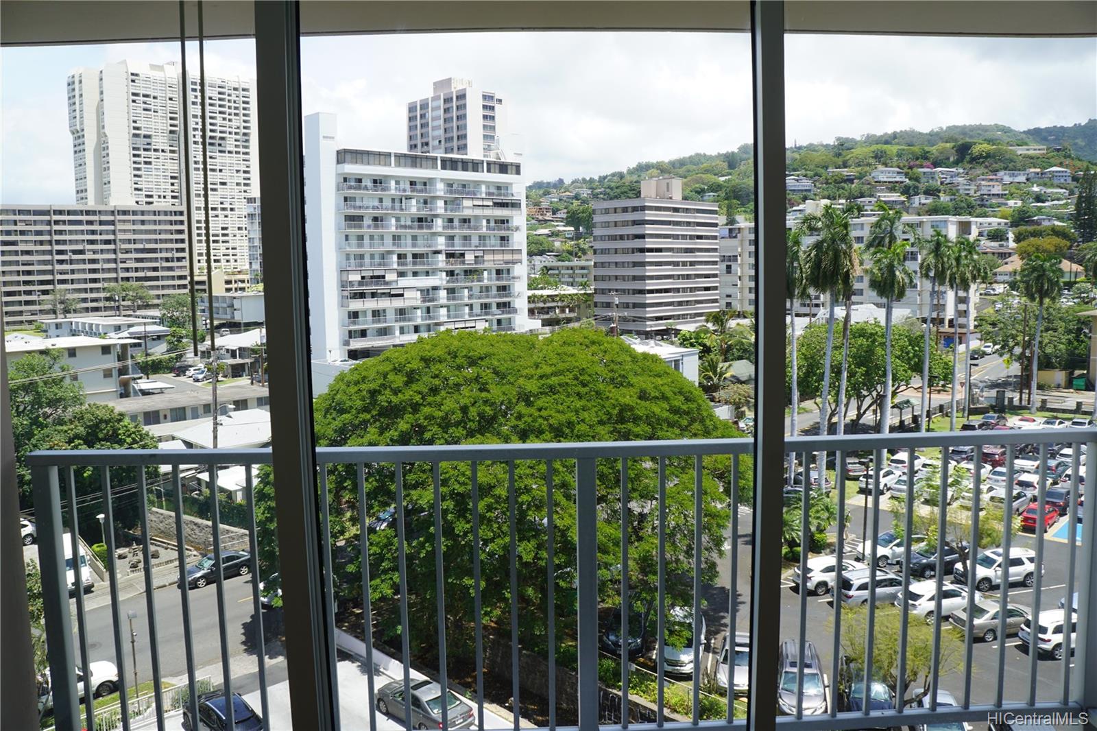 1617 Keeaumoku Street  Unit 703