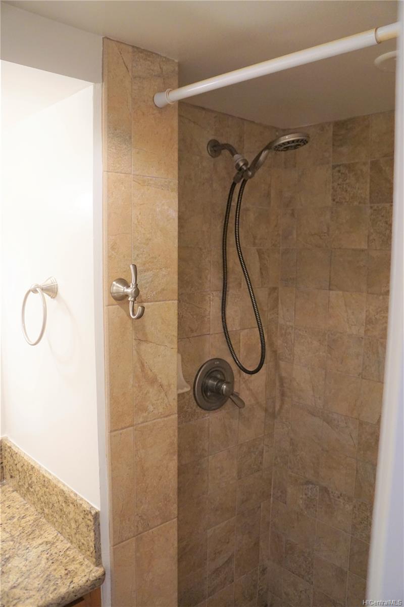 1617 Keeaumoku Street  Unit 703