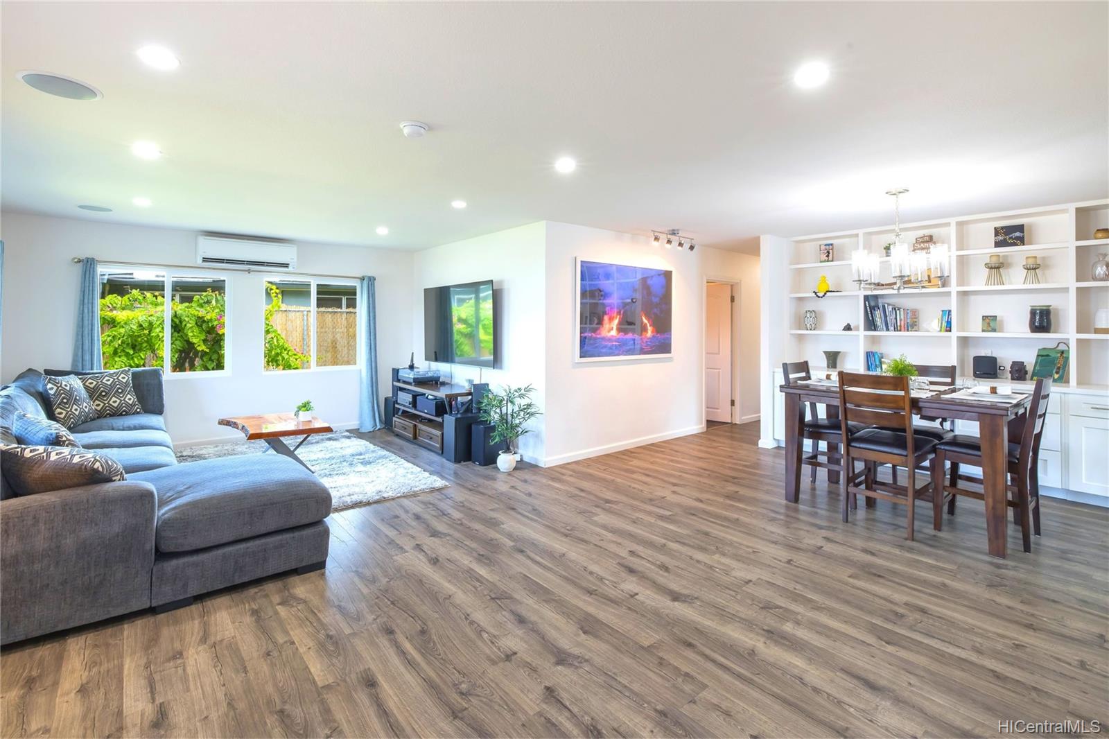 1127 Lauloa Street