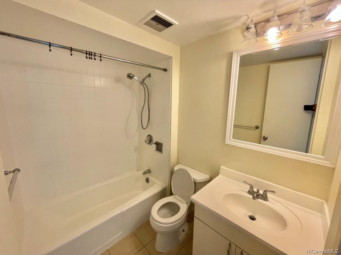 225 Queen Street  Unit 14A