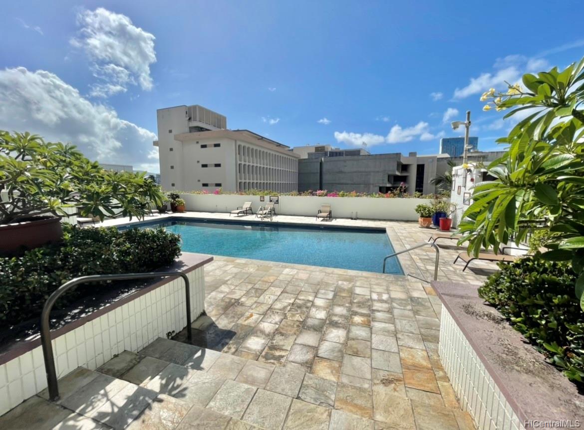 225 Queen Street  Unit 14A
