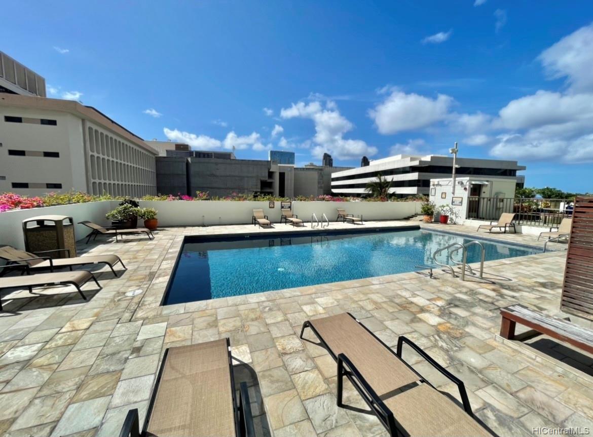 225 Queen Street  Unit 14A