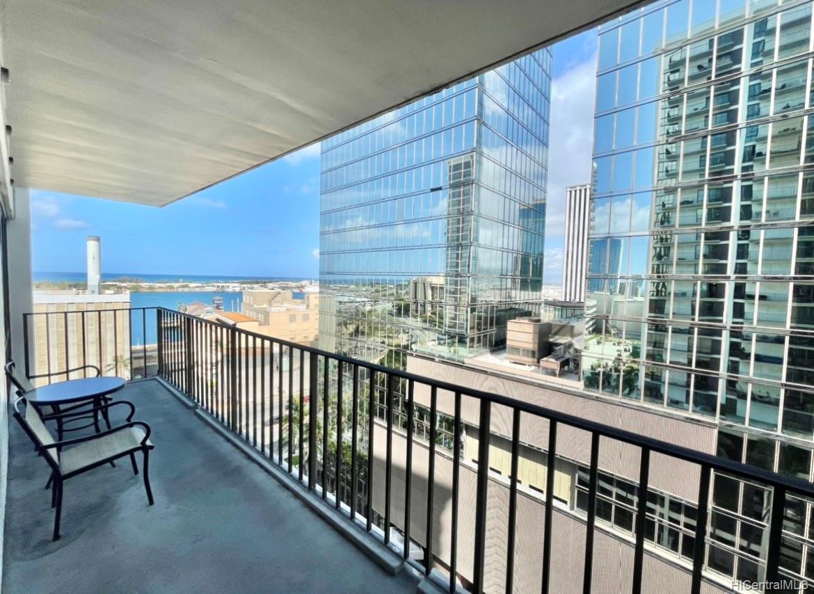 225 Queen Street  Unit 14A