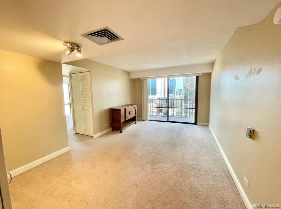 225 Queen Street  Unit 14A