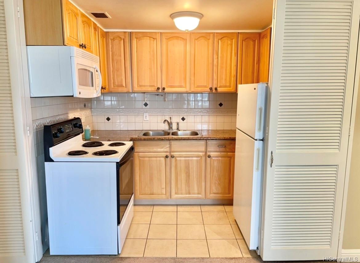 225 Queen Street  Unit 14A