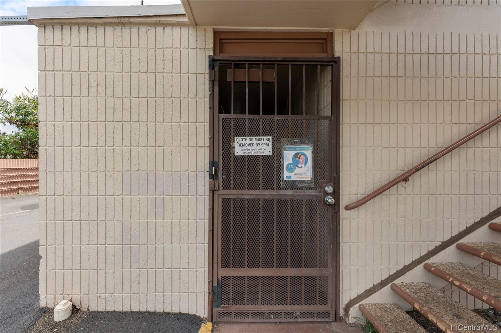 98-729 Moanalua Loop Unit 201 98-729 Moanalua Loop Unit 201