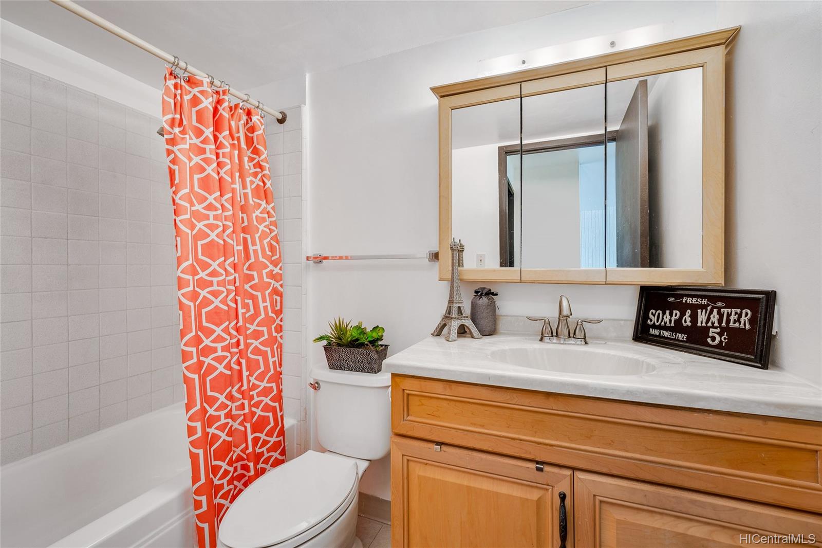 98-729 Moanalua Loop  Unit 201