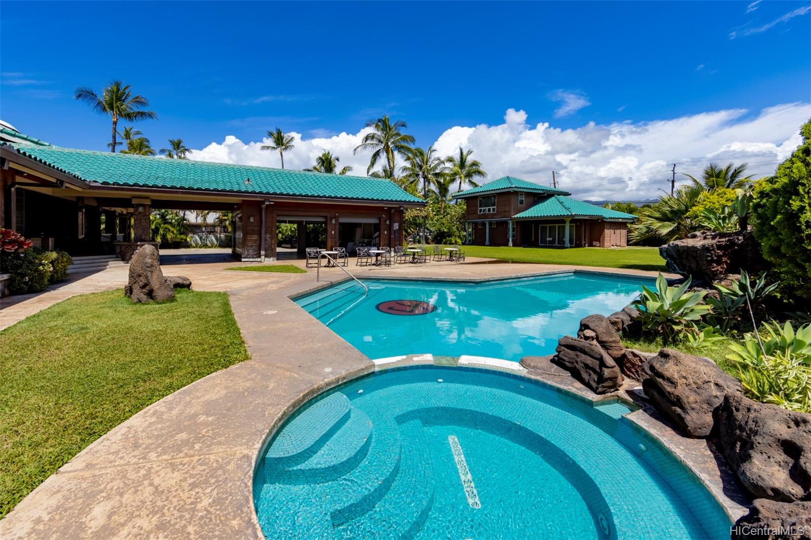 87-579 Farrington Highway