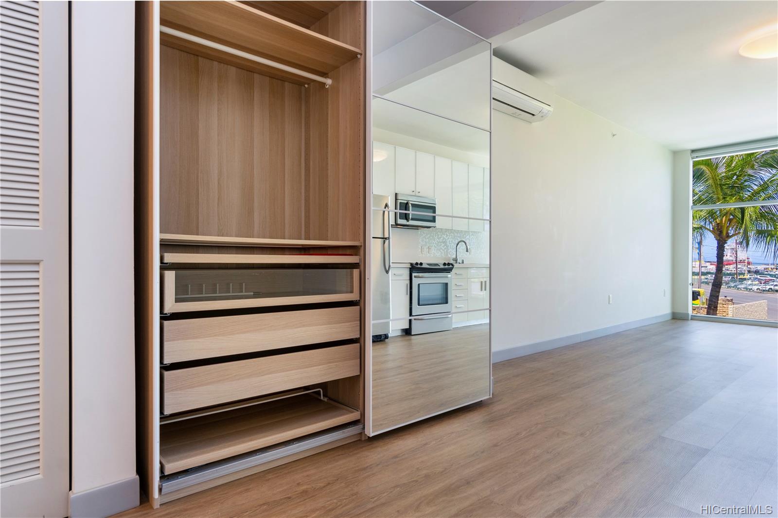 610 Ala Moana Boulevard  Unit M206