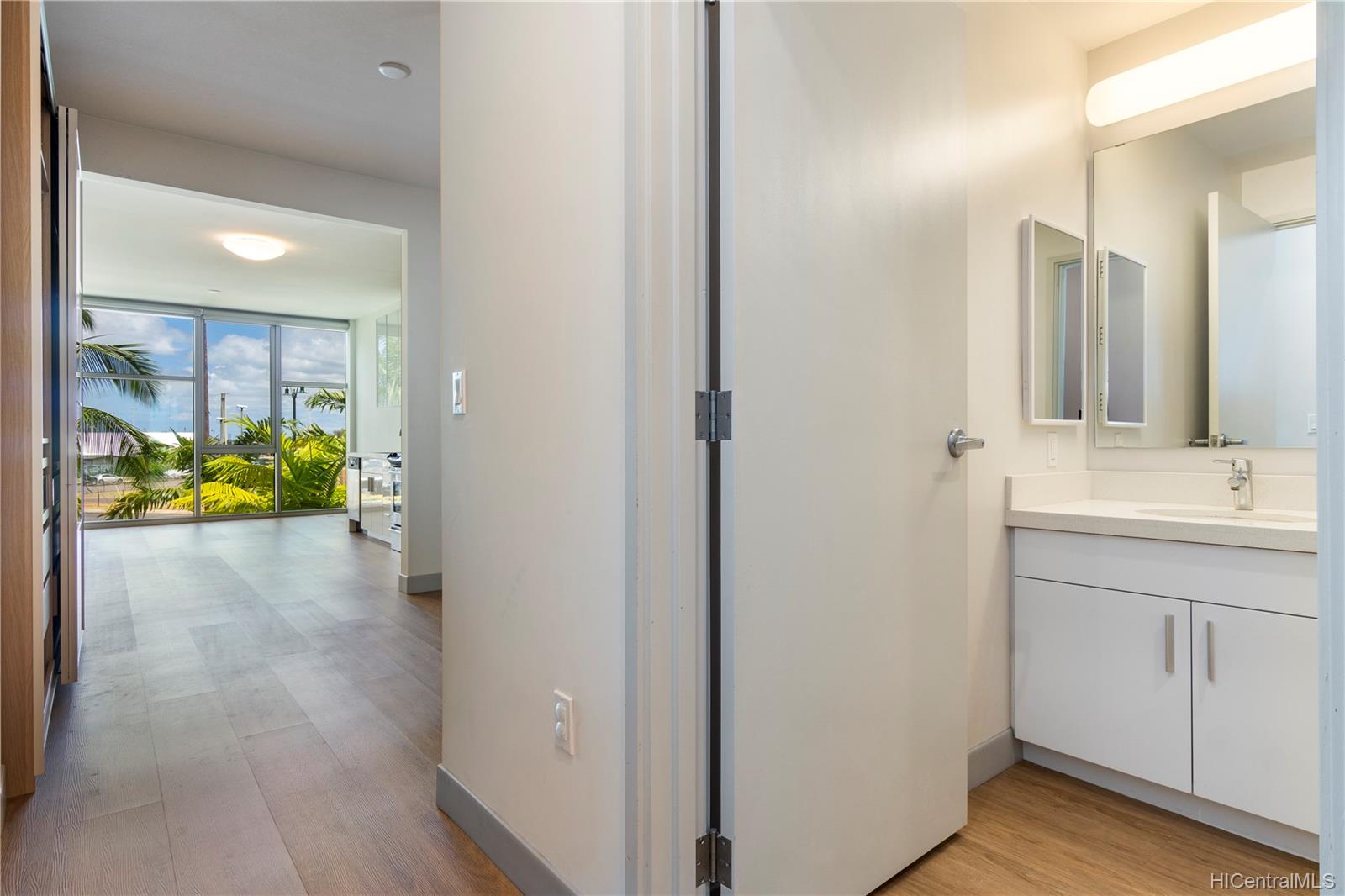 610 Ala Moana Boulevard  Unit M206
