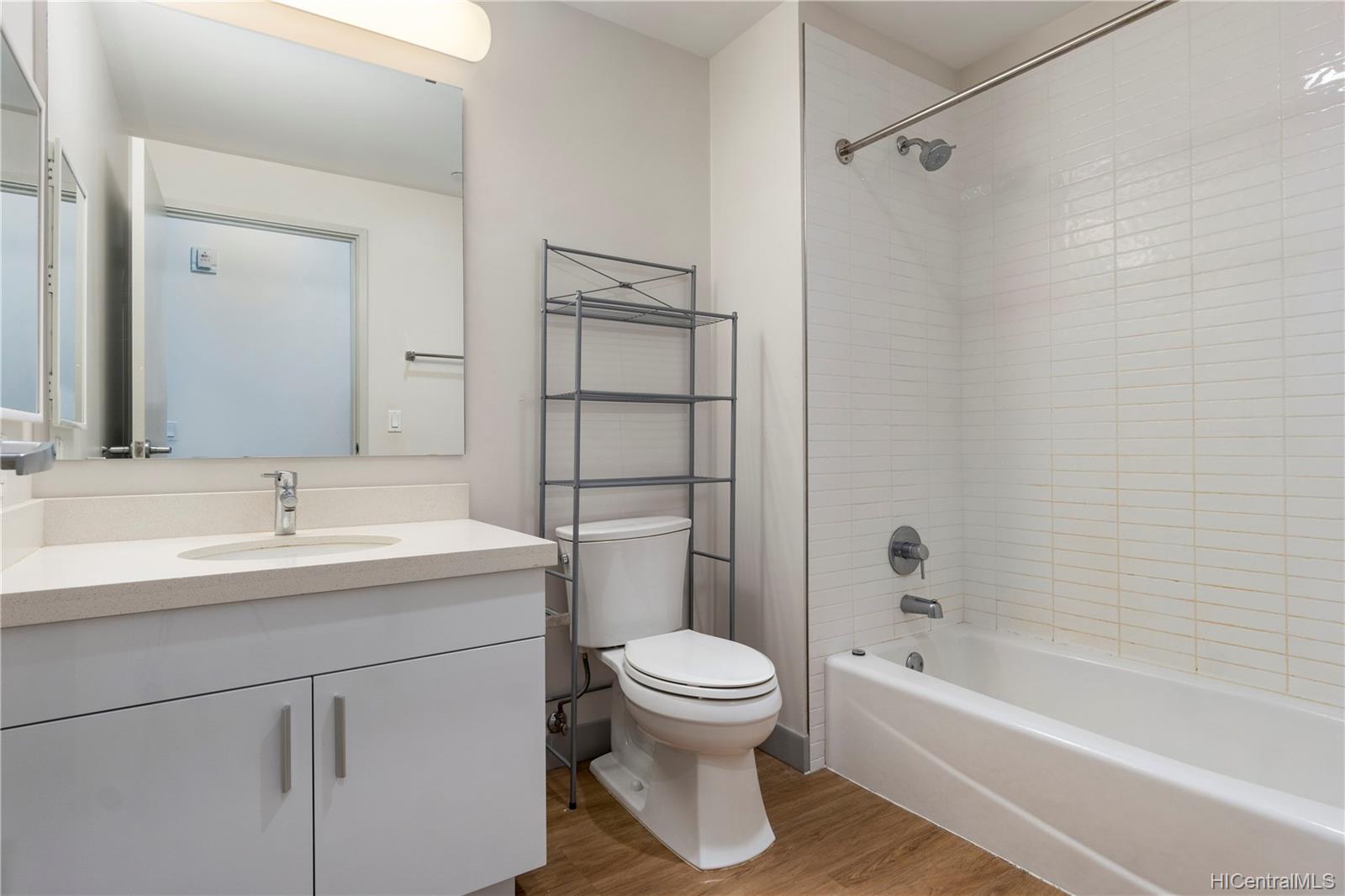 610 Ala Moana Boulevard  Unit M206