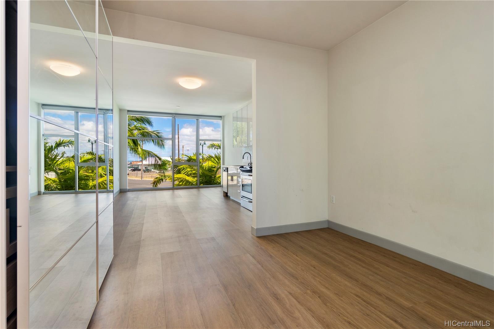 610 Ala Moana Boulevard  Unit M206