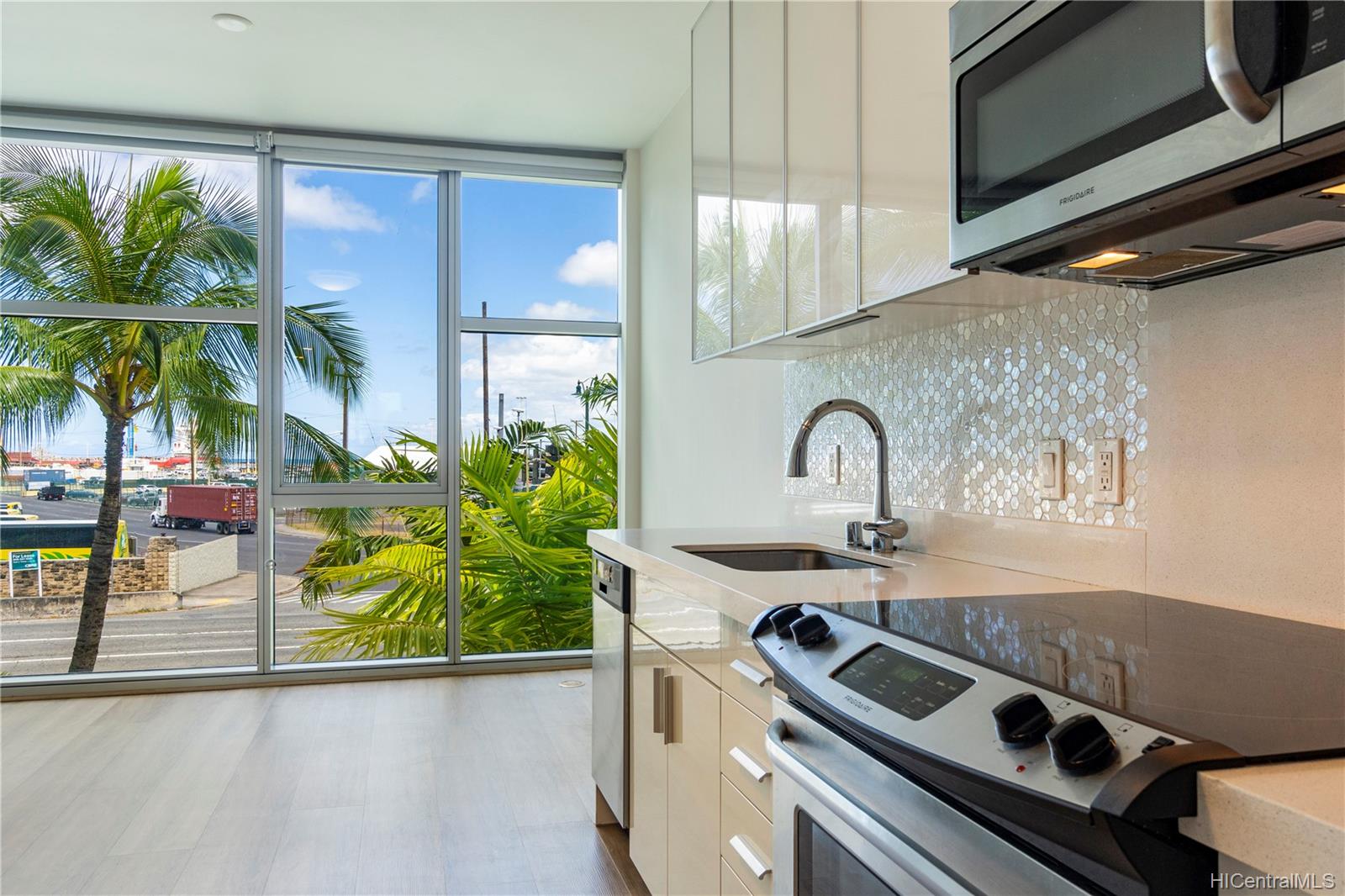 610 Ala Moana Boulevard  Unit M206
