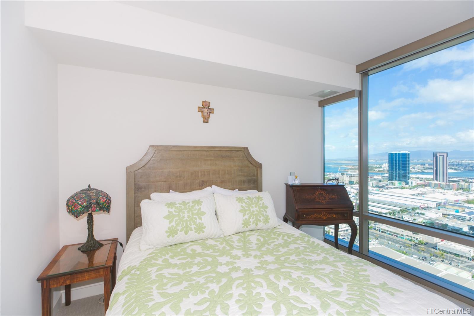 1001 Queen Street  Unit 3403