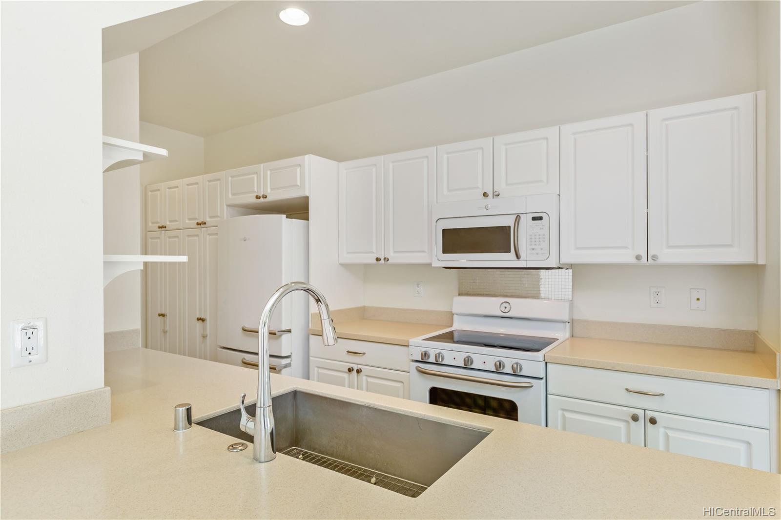 91-6221 Kapolei Parkway  Unit 430