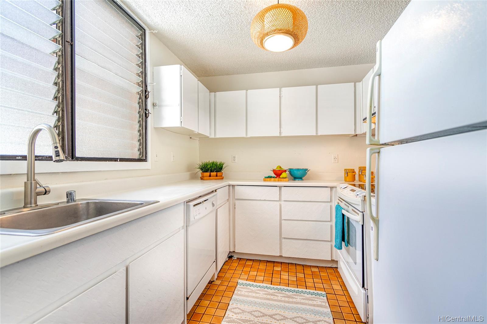 1015 Aoloa Place  Unit 243