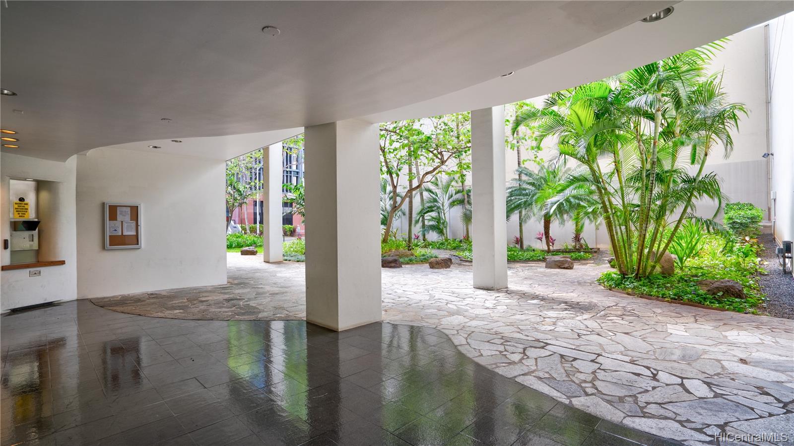 225 Queen Street  Unit 20D