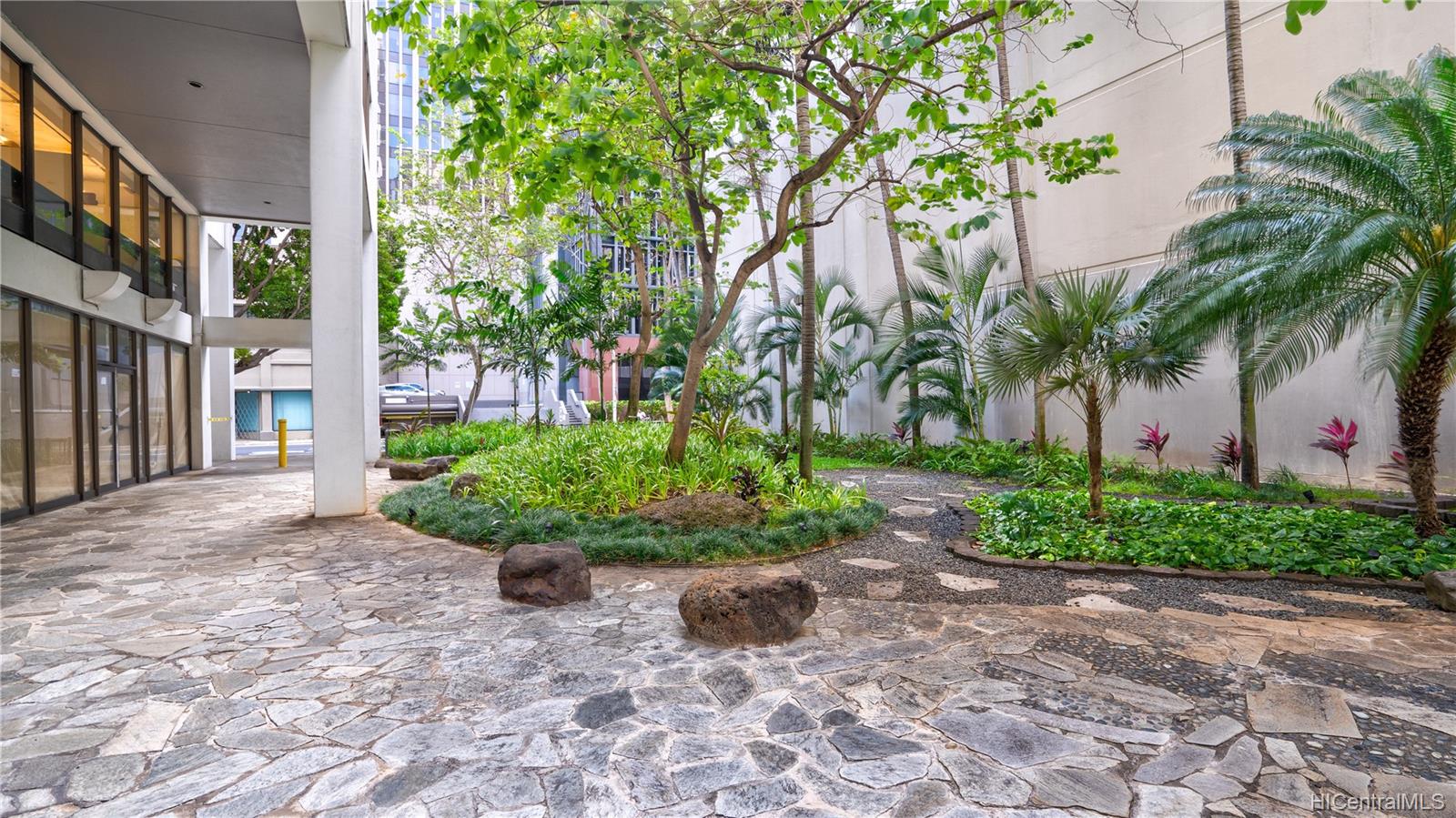 225 Queen Street  Unit 20D