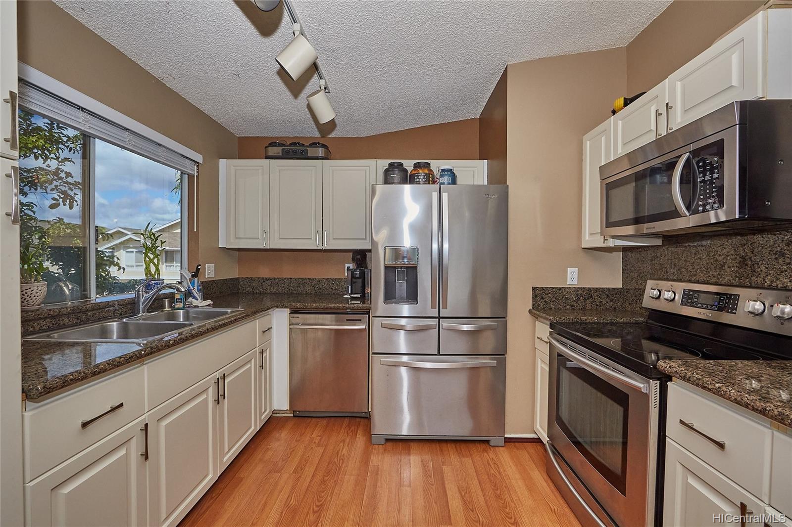 91-1121 Laaulu Street  Unit 10B
