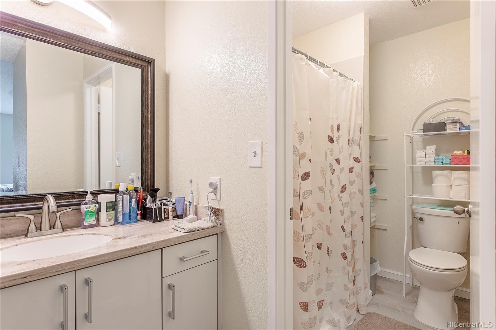 594 Mananai Place  Unit 21W
