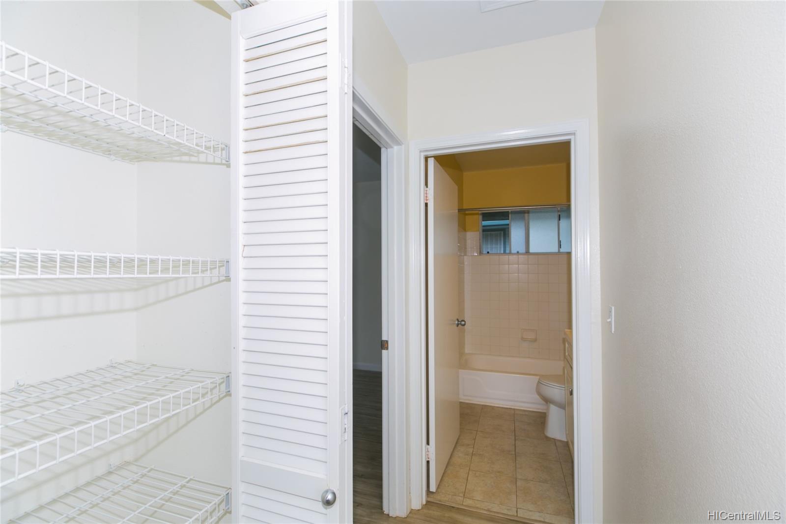 95-797 Wikao Street  Unit B201