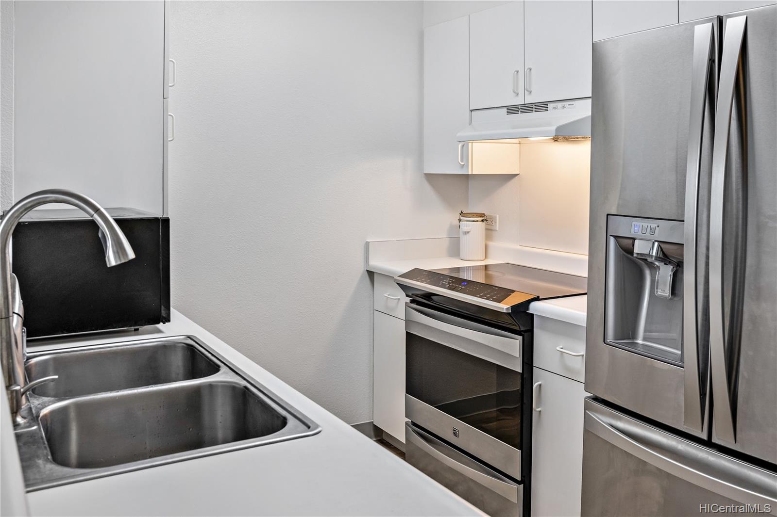 3009 Ala Makahala Place  Unit 213
