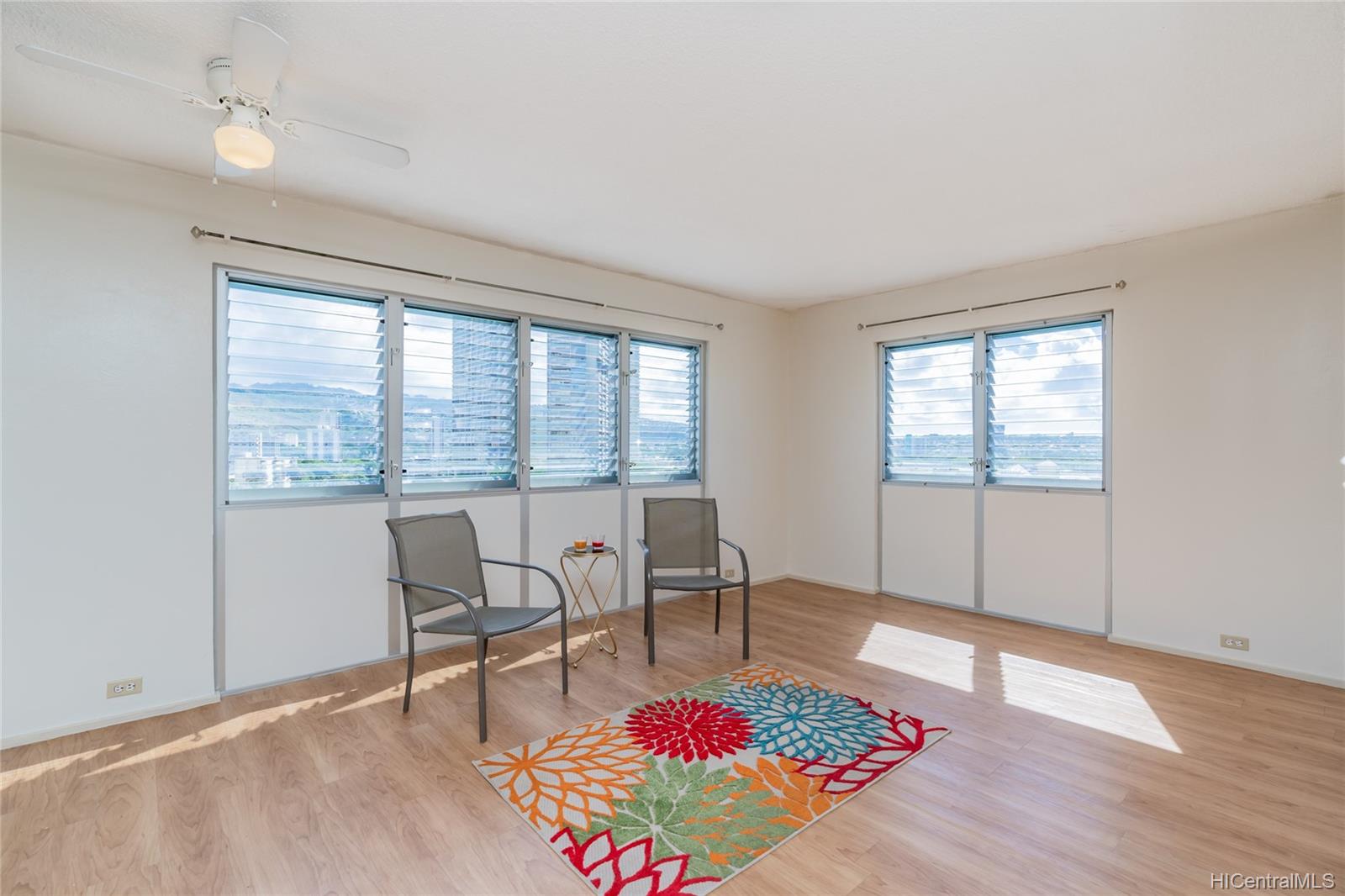 509 University Avenue  Unit 908