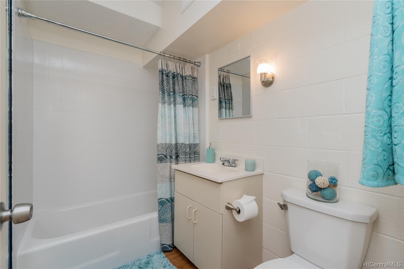 509 University Avenue  Unit 908