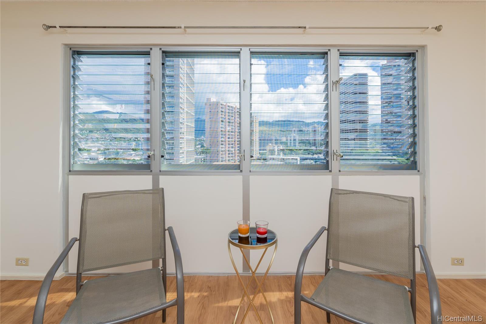 509 University Avenue  Unit 908