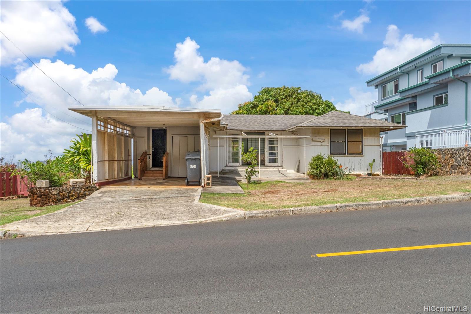 1706 Paula Drive Honolulu HI 96816 listed 07282022