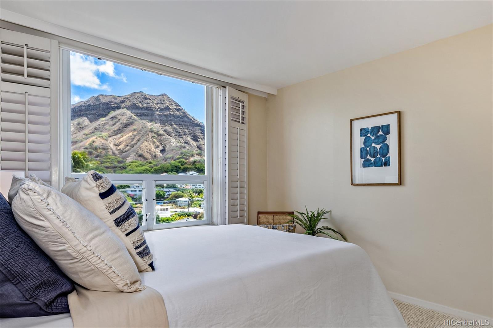 3003 Kalakaua Avenue  Unit 7B