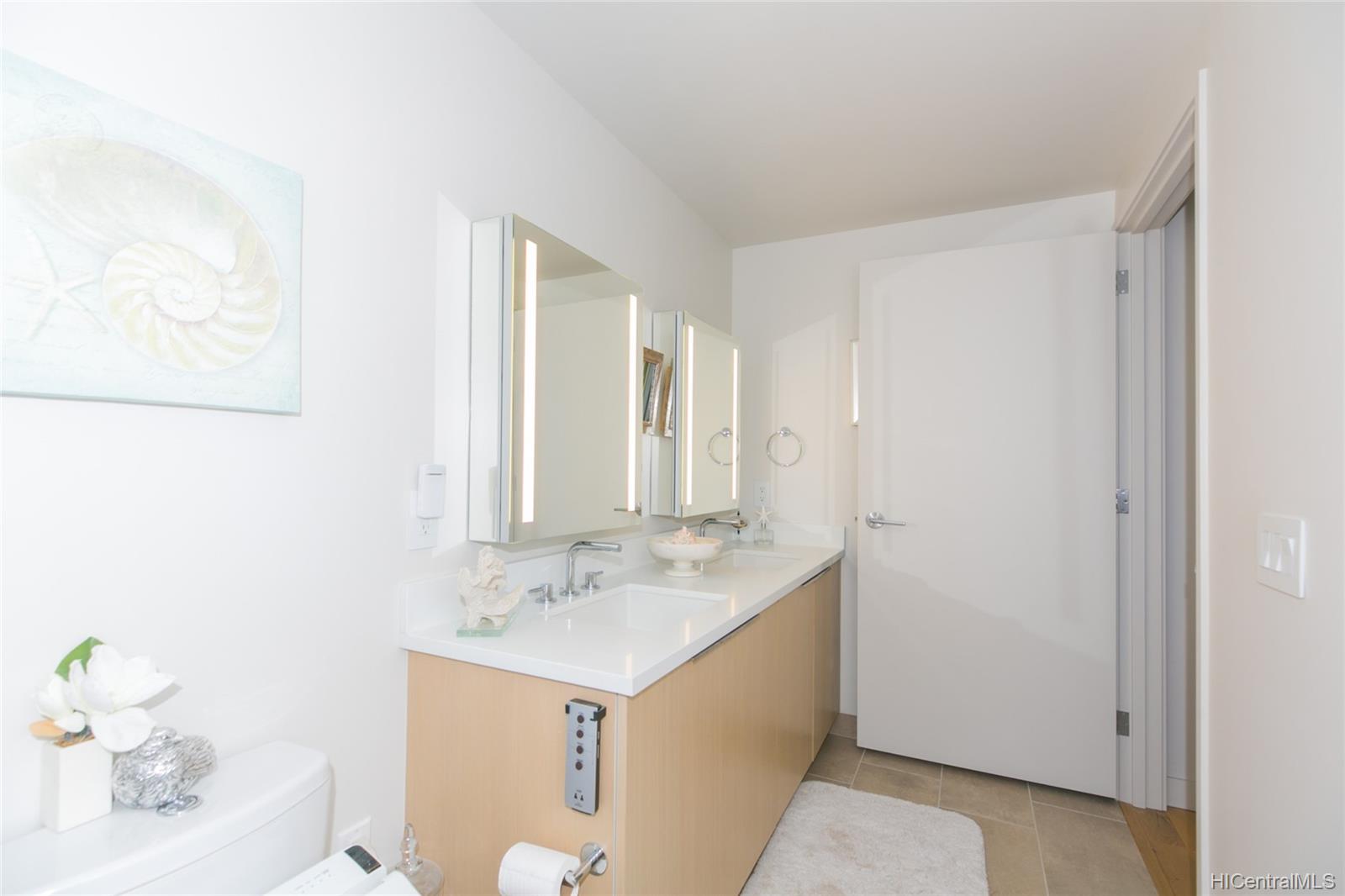 1001 Queen Street  Unit 3403