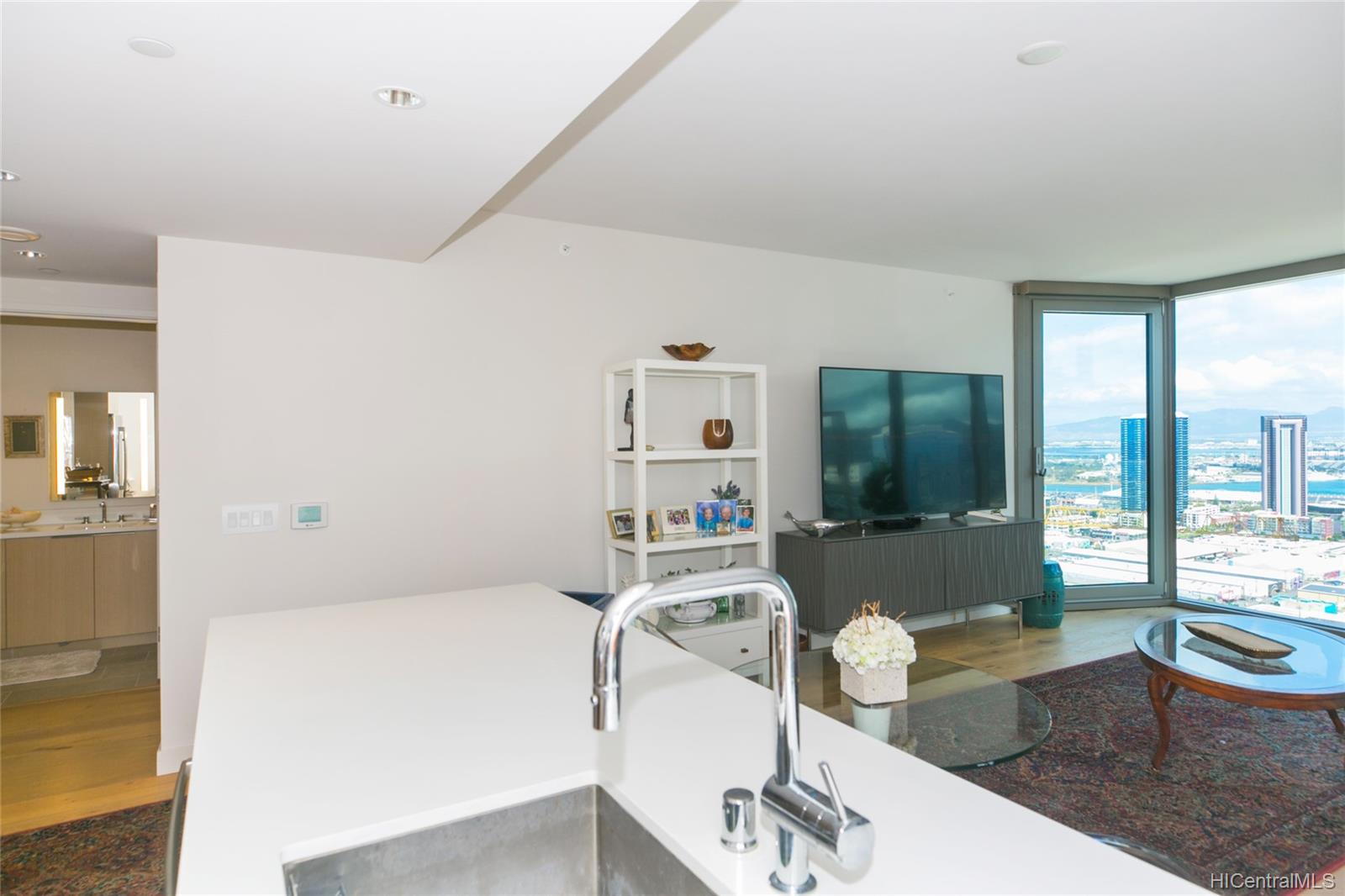 1001 Queen Street  Unit 3403