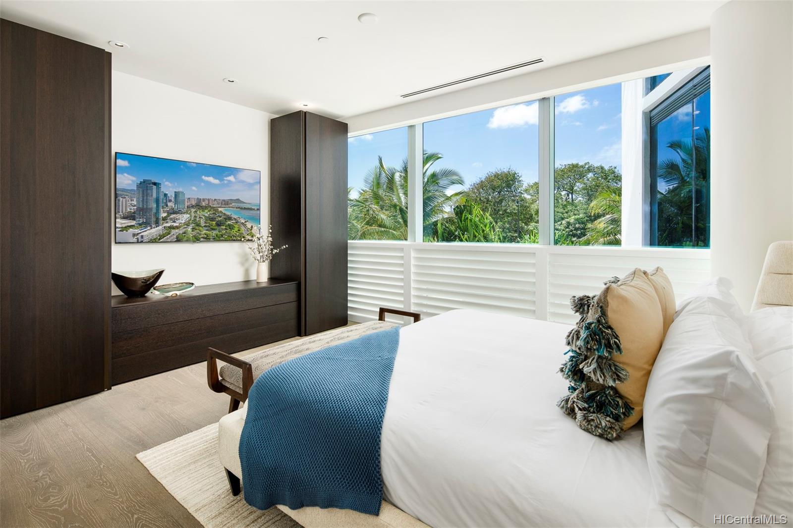 1118 Ala Moana Boulevard  Unit Villa 1/6