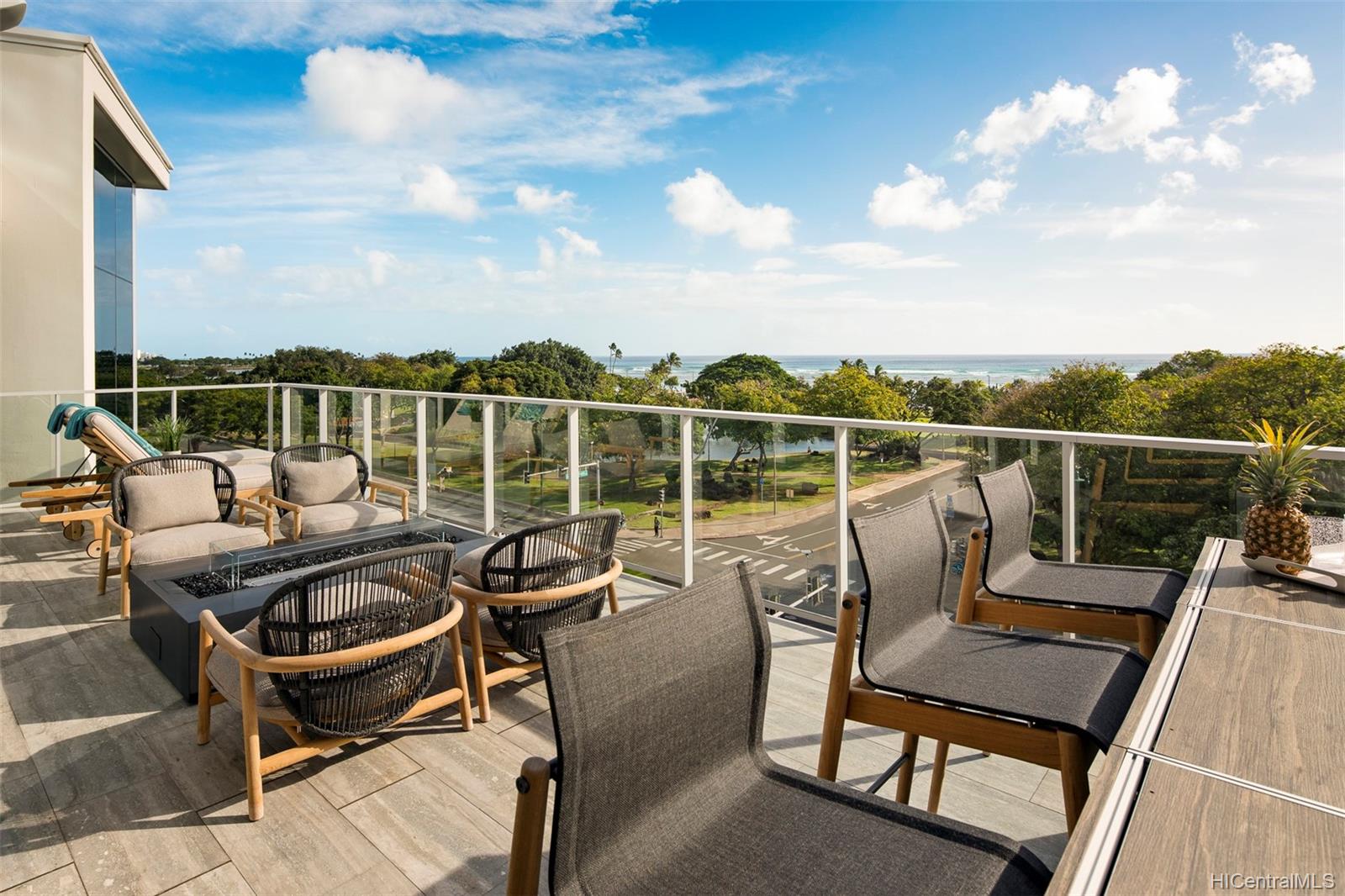 1118 Ala Moana Boulevard  Unit Villa 1/6