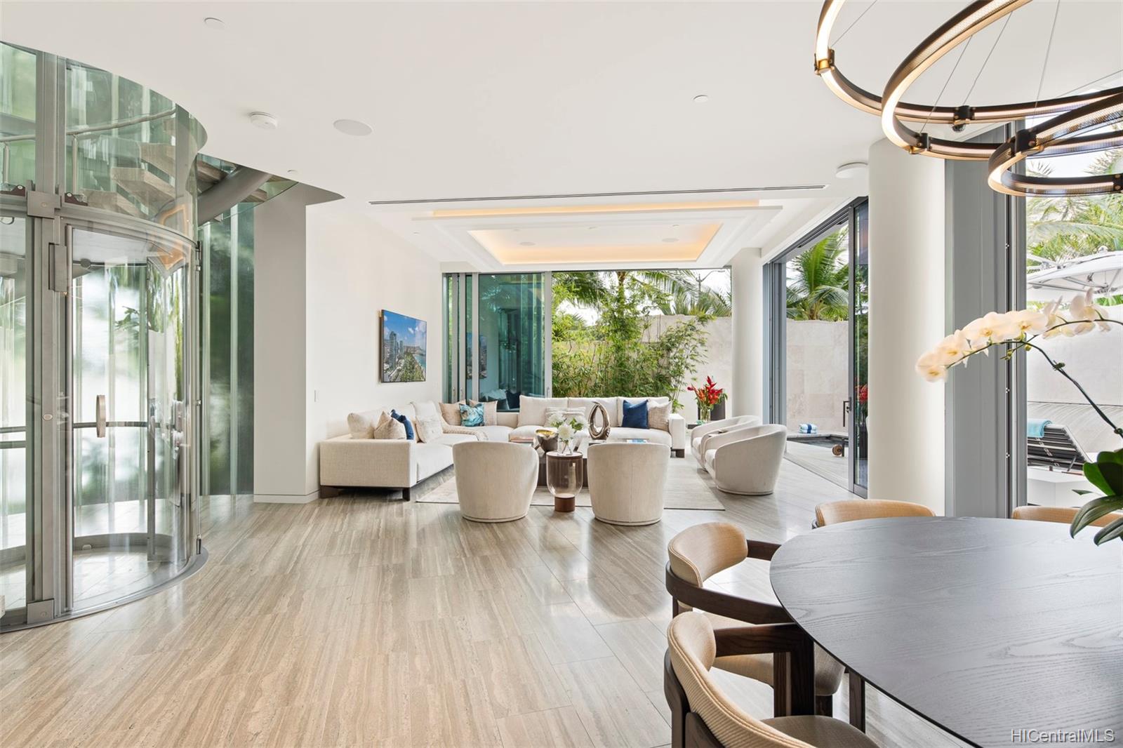 1118 Ala Moana Boulevard  Unit Villa 1/6