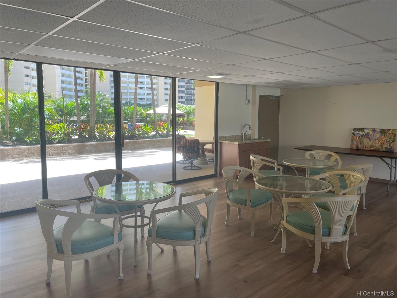 411 Hobron Lane  Unit 1512
