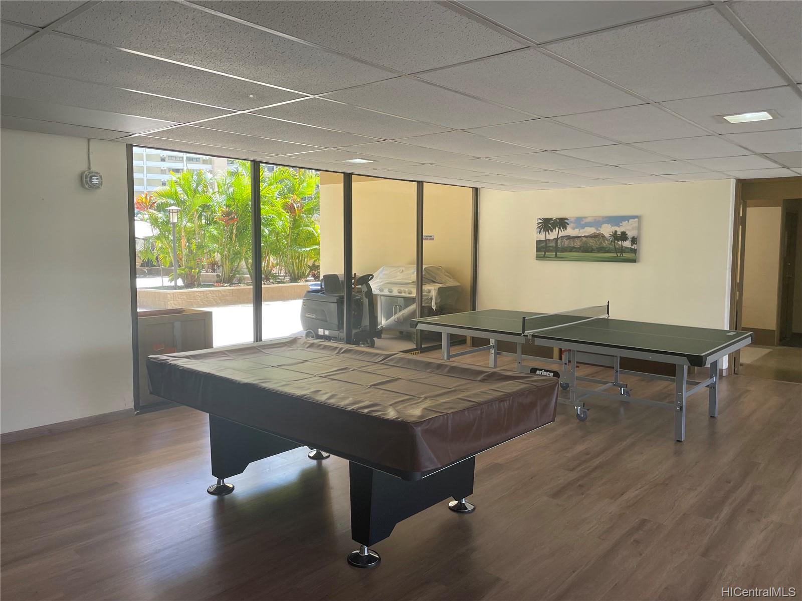 411 Hobron Lane  Unit 1512
