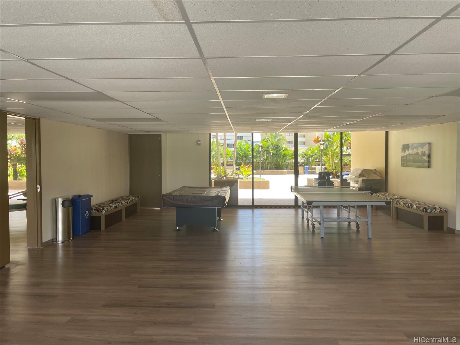 411 Hobron Lane  Unit 1512