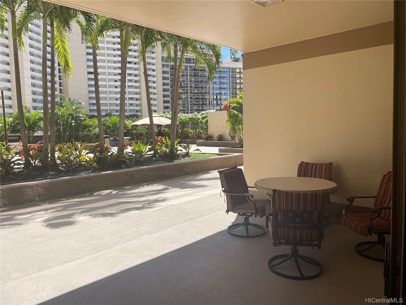411 Hobron Lane  Unit 1512