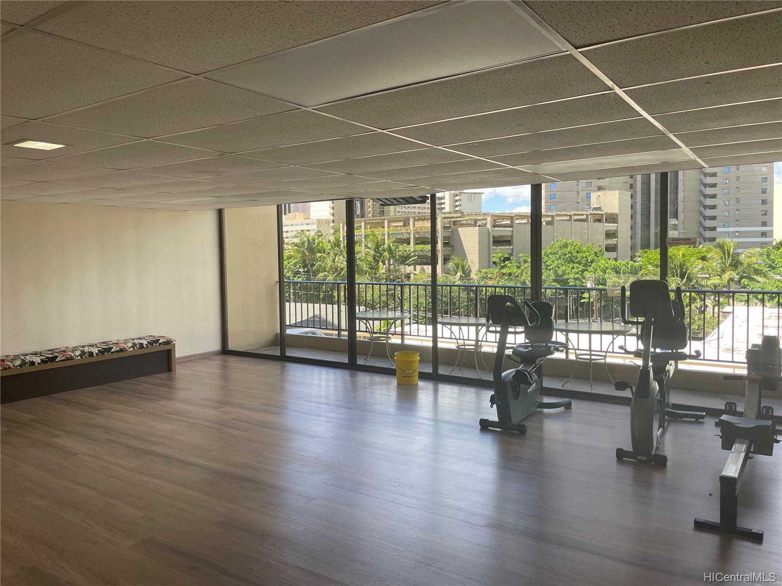 411 Hobron Lane  Unit 1512